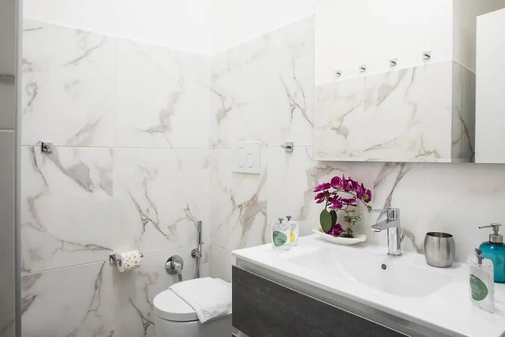 Gold Fabulous Jacuzzi Suite Trastevere - Top Collection Roma 0*,
